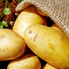 potatoes-1585060_1920